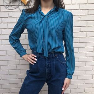 💙Vintage Pin Stripe Button Down Blouse